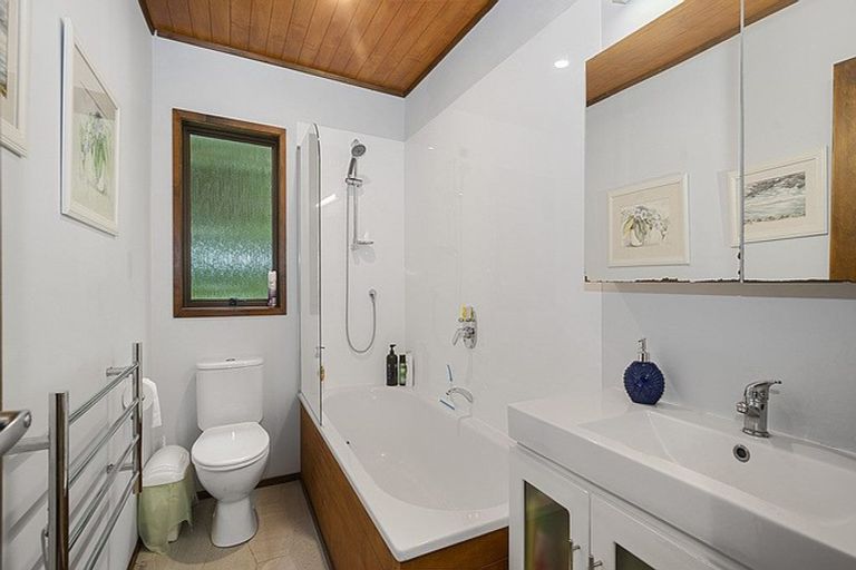 Photo of property in 9 Woodlands Avenue, Snells Beach, 0920