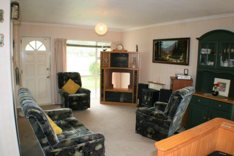 Photo of property in 13 Kent Street, Levin, 5510
