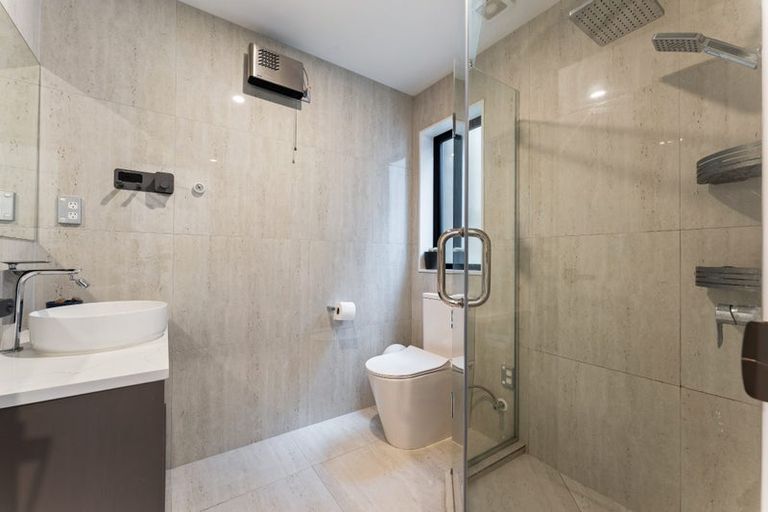 Photo of property in 116d Oaktree Avenue, Browns Bay, Auckland, 0630