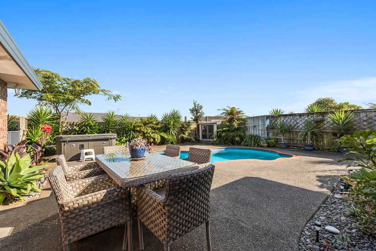 Photo of property in 156 Evans Road, Papamoa Beach, Papamoa, 3118