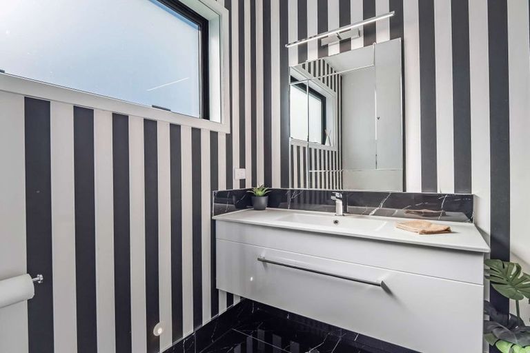 Photo of property in 10 Koreke Lane, Halswell, Christchurch, 8025