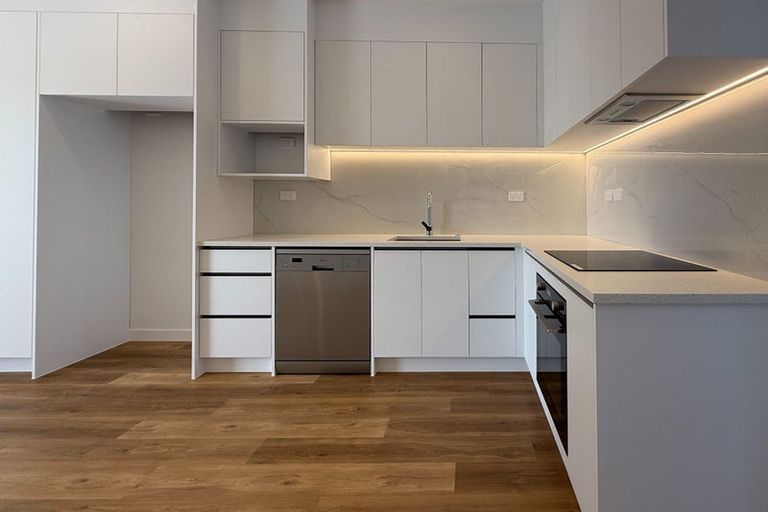 Photo of property in 41 Nimstedt Avenue, Oteha, Auckland, 0632