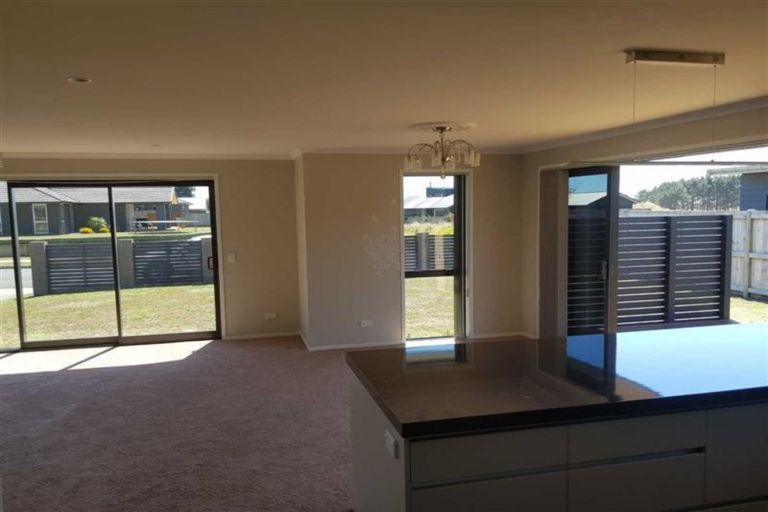 Photo of property in 18 Keene Drive, Bell Block, New Plymouth, 4312