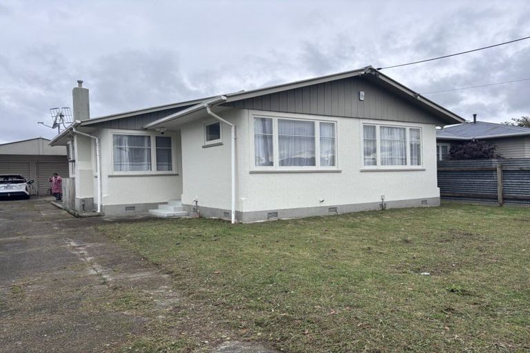 Photo of property in 27 Duff Crescent, Highbury, Palmerston North, 4412