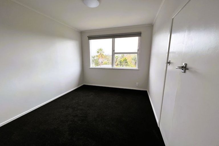 Photo of property in 27 Linwood Avenue, Forrest Hill, Auckland, 0620