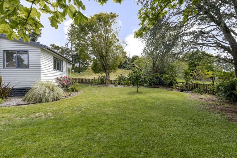 Photo of property in 327 Awai Road, Tarurutangi, New Plymouth, 4372