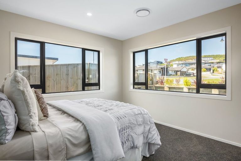 Photo of property in 4 Omaka Place, Aotea, Porirua, 5024