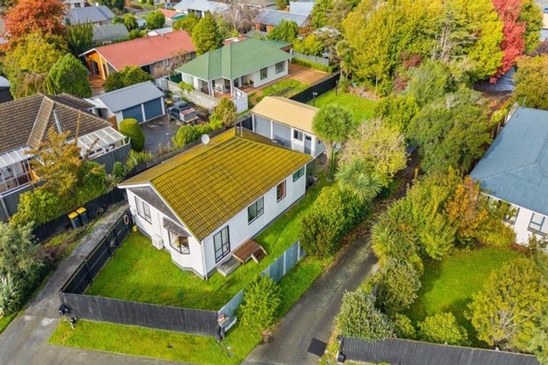 Photo of property in 64 Winters Road, Redwood, Christchurch, 8051