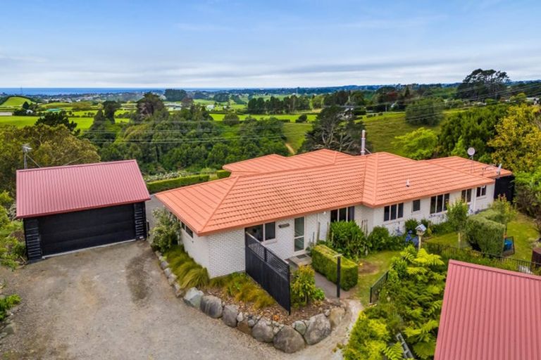 Photo of property in 171 Sealy Road, Omata, New Plymouth, 4374