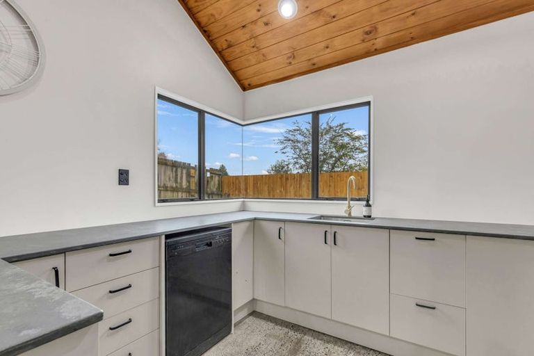 Photo of property in 16a Steeles Lane, Western Heights, Rotorua, 3015