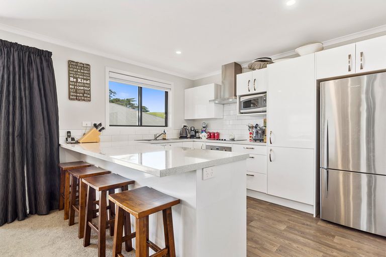 Photo of property in 28 Utopia Park Heights, Welcome Bay, Tauranga, 3112