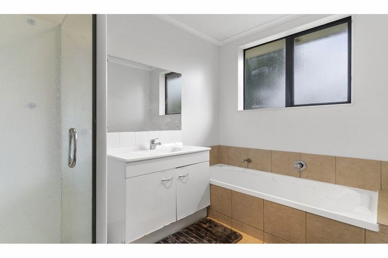 Photo of property in 5 Les Marston Place, Pukekohe, 2120