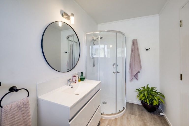 Photo of property in 2 Fern Grove, Taradale, Napier, 4112