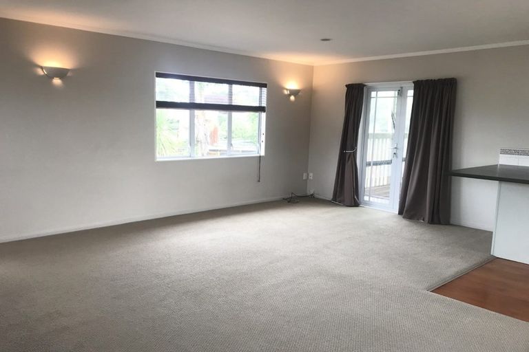 Photo of property in 37 Jaemont Avenue, Te Atatu South, Auckland, 0610