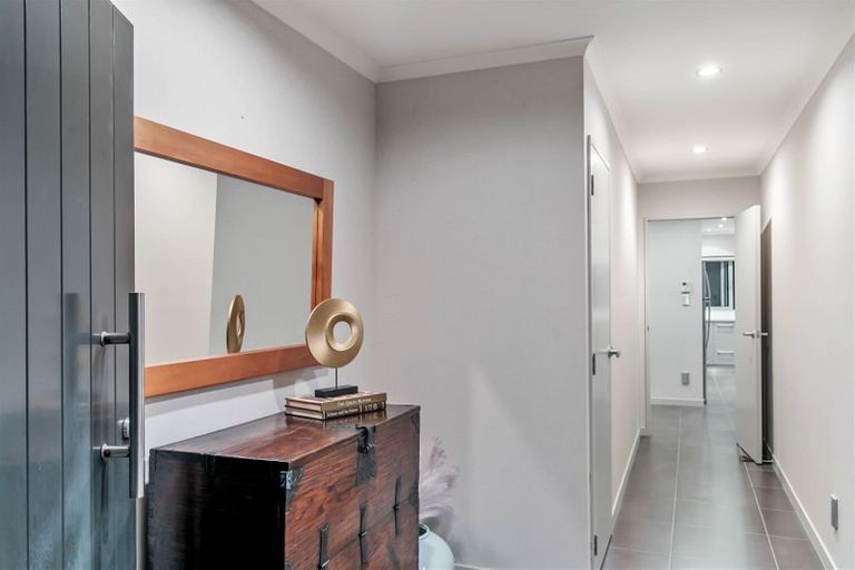 Photo of property in 12 Chard Place, Flat Bush, Auckland, 2016