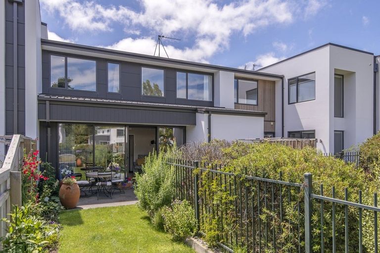 Photo of property in 8 Dave Jamieson Lane, Hillmorton, Christchurch, 8024