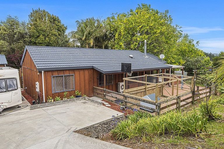 Photo of property in 9 Bickerstaffe Road, Maungaturoto, 0520