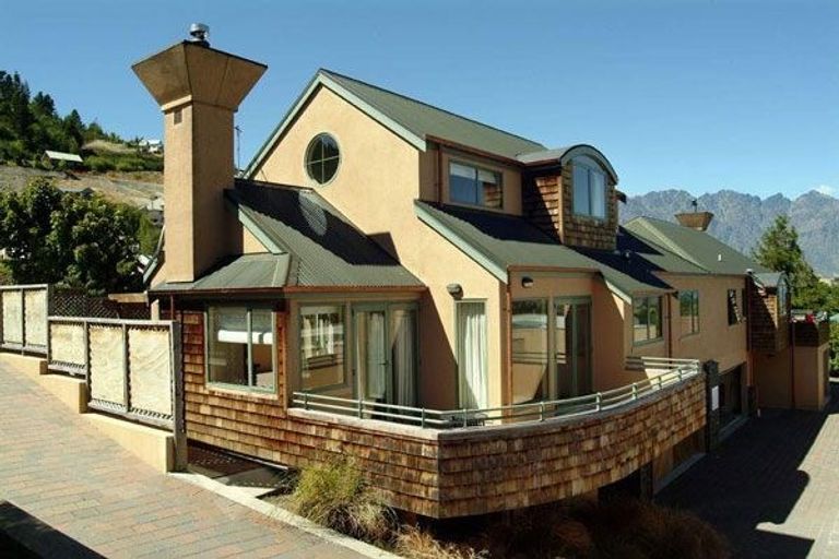 Photo of property in 6a Kent Street, Queenstown, 9300