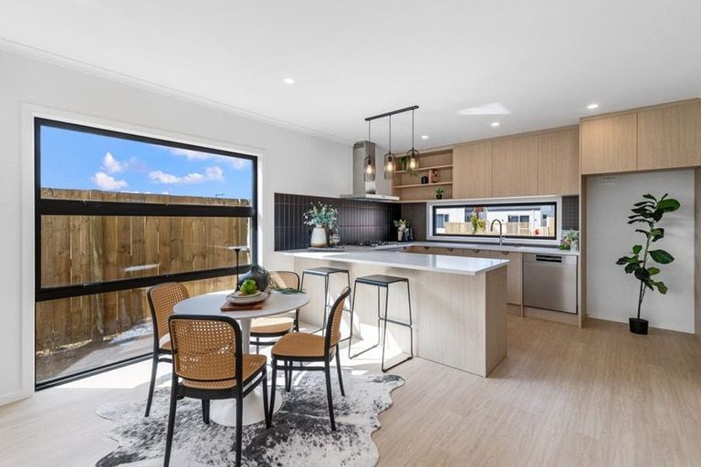 Photo of property in 83 Overton Street, Rototuna North, 3210