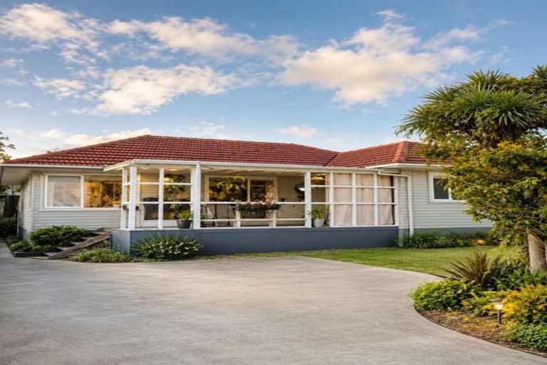 Photo of property in 20 Alma Street, Te Atatu South, Auckland, 0610