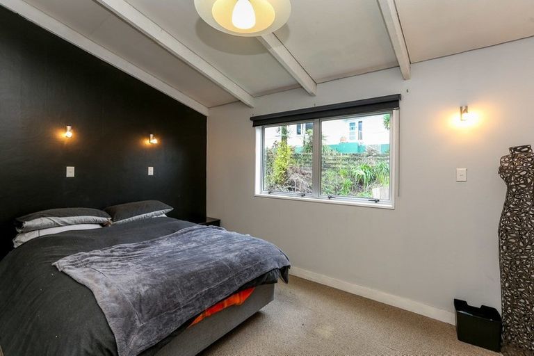 Photo of property in 12 Govett Avenue, Frankleigh Park, New Plymouth, 4310