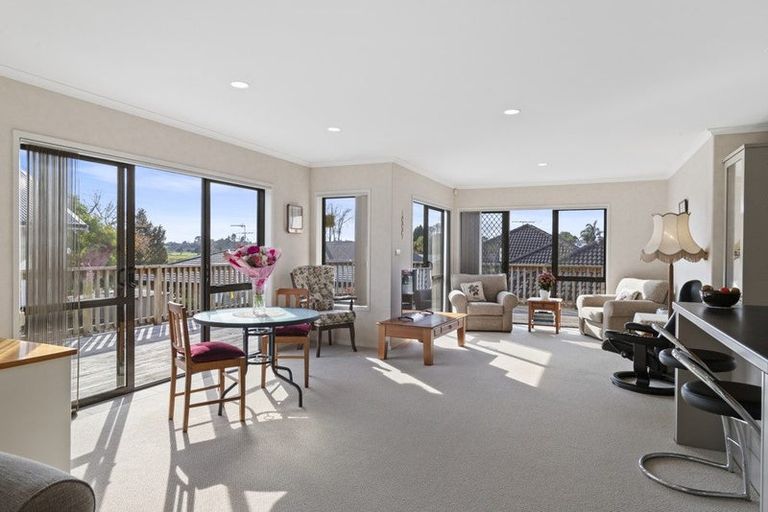 Photo of property in 54 Puriri Road, Pukekohe, 2120