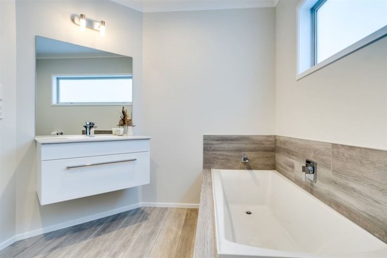 Photo of property in 44 Le Quesne Road, Bay View, Napier, 4104