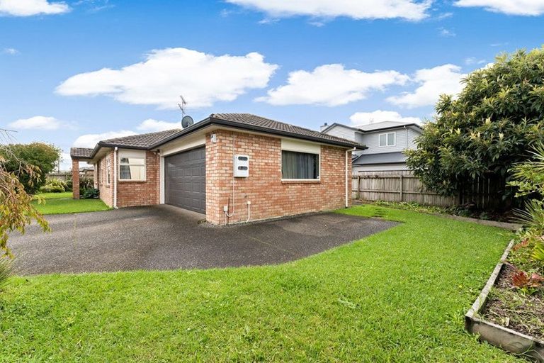 Photo of property in 1/64 Riverside Road, Orewa, 0931