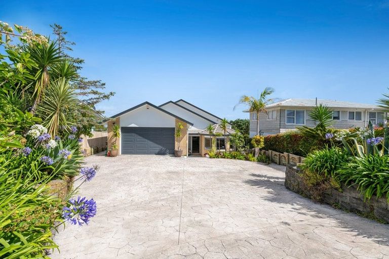 Photo of property in 1326 Whangaparaoa Road, Army Bay, Whangaparaoa, 0930