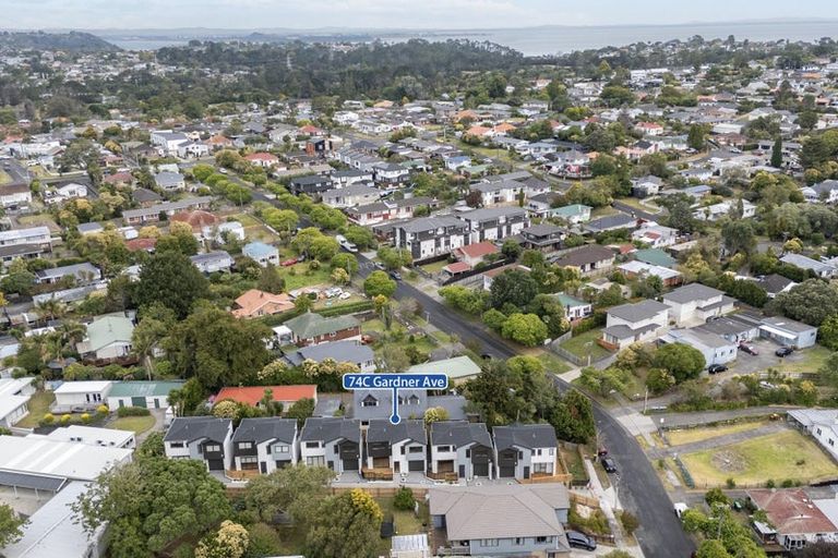 Photo of property in 74b Gardner Avenue, New Lynn, Auckland, 0600