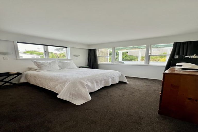 Photo of property in 17 Seatoun Heights Road, Miramar, Wellington, 6022