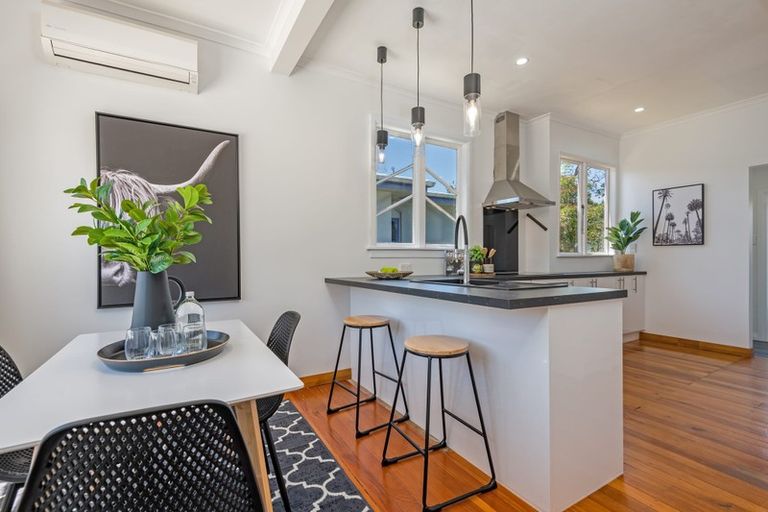 Photo of property in 14a Rewa Street, Takaro, Palmerston North, 4412