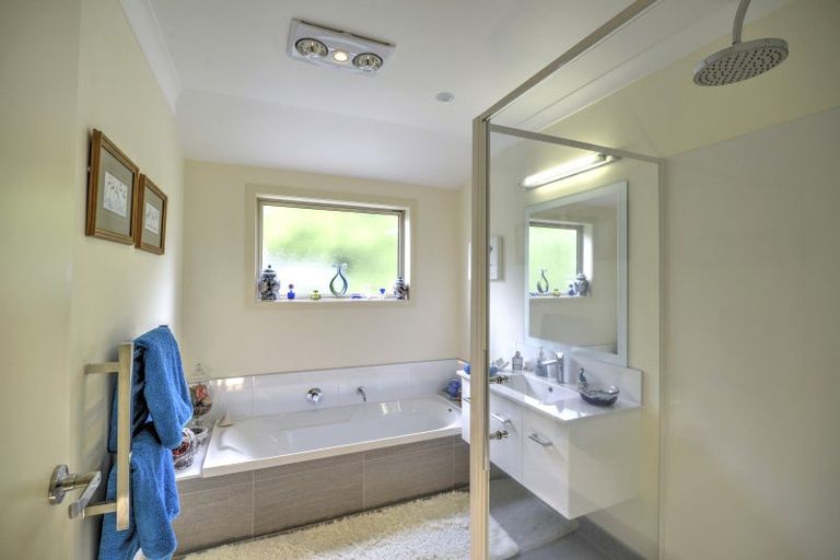 Photo of property in 5 Tararua Crescent, Carterton, 5713