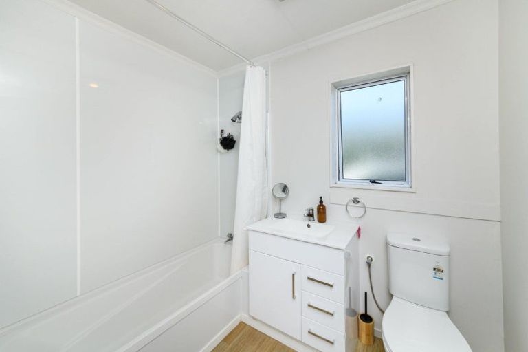 Photo of property in 60 Newton Place, Westbrook, Palmerston North, 4412