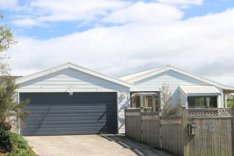 Photo of property in 81 Fernhill Way, Oteha, Auckland, 0632
