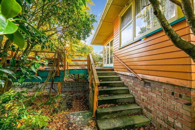 Photo of property in 98 Wharf Road, Te Atatu Peninsula, Auckland, 0610