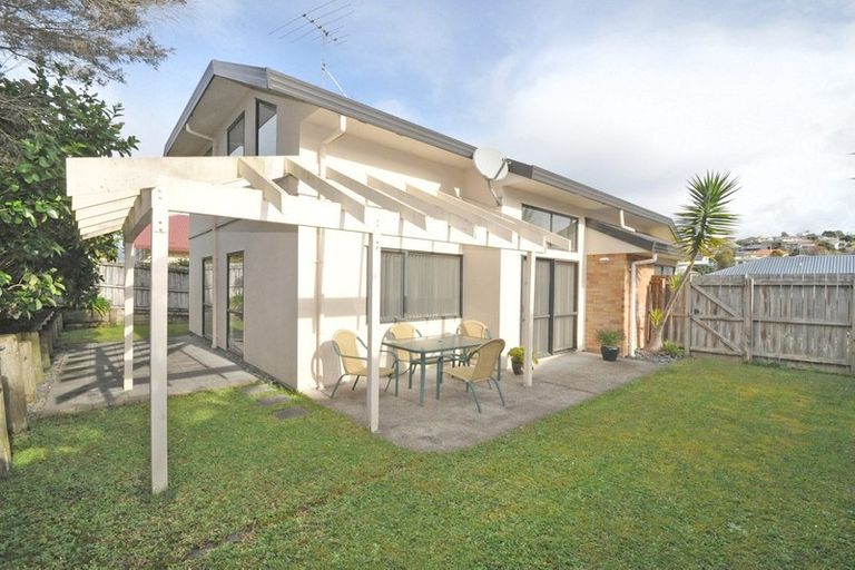 Photo of property in 2/65 Donald Street, Stanmore Bay, Whangaparaoa, 0932
