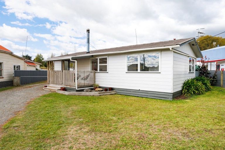 Photo of property in 78 Willoughby Street, Halcombe, Feilding, 4779