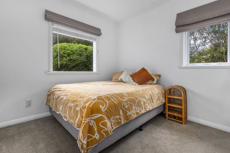 Photo of property in 53 Tiromoana Road, Raumati South, Paraparaumu, 5032