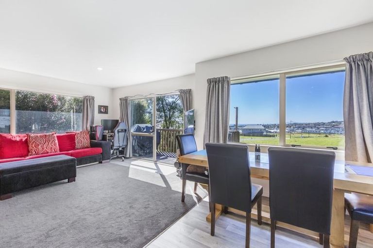 Photo of property in 14 Greenview Lane, Red Beach, 0932