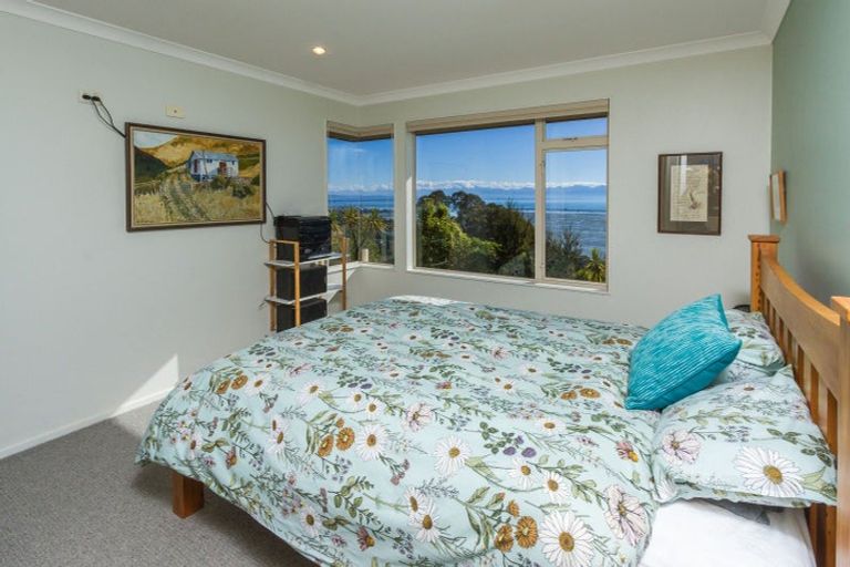 Photo of property in 5 Cape View, Atawhai, Nelson, 7010