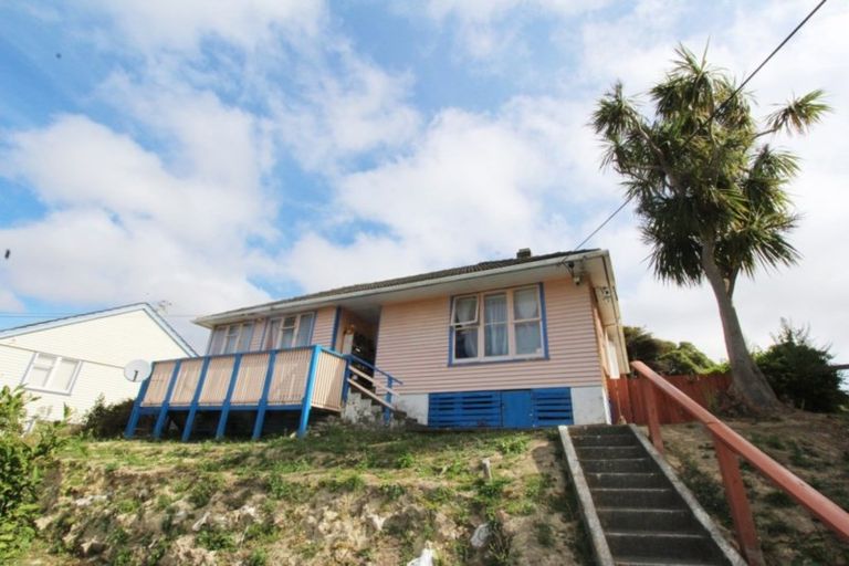 Photo of property in 130 Champion Street, Cannons Creek, Porirua, 5024