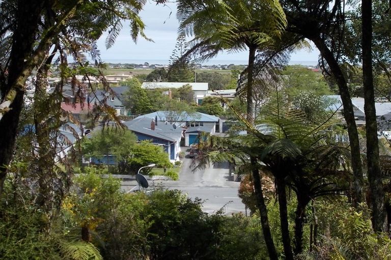 Photo of property in 6 Freyberg Terrace, Greymouth, 7805