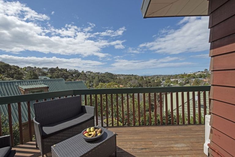 Photo of property in 1/8 Dee Place, Torbay, Auckland, 0630