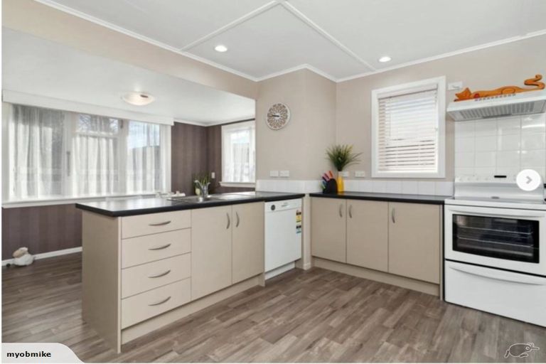 Photo of property in 5 Wingrove Road, Owhata, Rotorua, 3010