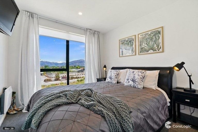 Photo of property in 14 Tuke Lane, Wanaka, 9305
