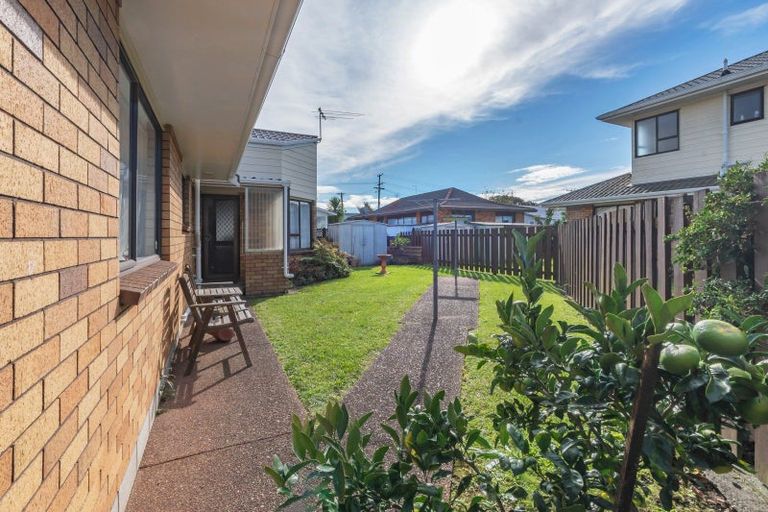Photo of property in 2/1 Nelson Street, Papakura, 2110