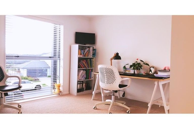 Photo of property in 68 Mackay Drive, Greenhithe, Auckland, 0632