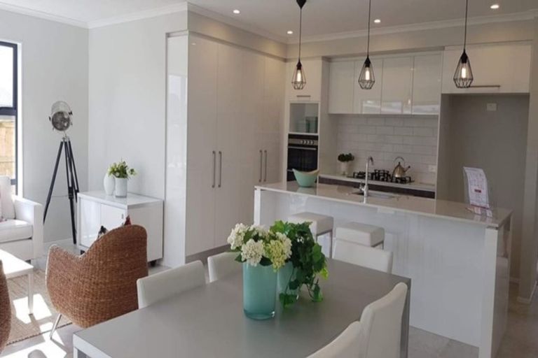 Photo of property in 30 Tyler Davies Drive, Red Beach, 0932