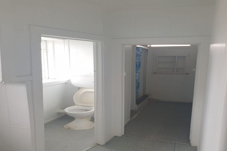 Photo of property in 16 Vine Street, Mangere East, Auckland, 2024